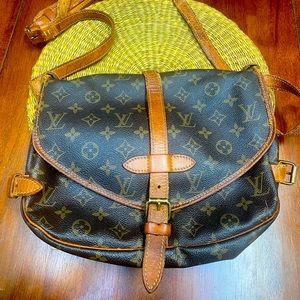 AUTHENTIC Louis Vuitton Samour 30 messenger bag/ shoulder bag monogram LV